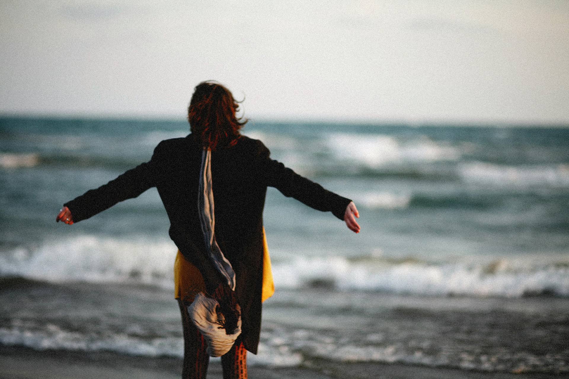 Frau am Meer